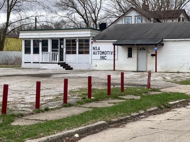 1704 E Lincoln Way South Bend IN 46613